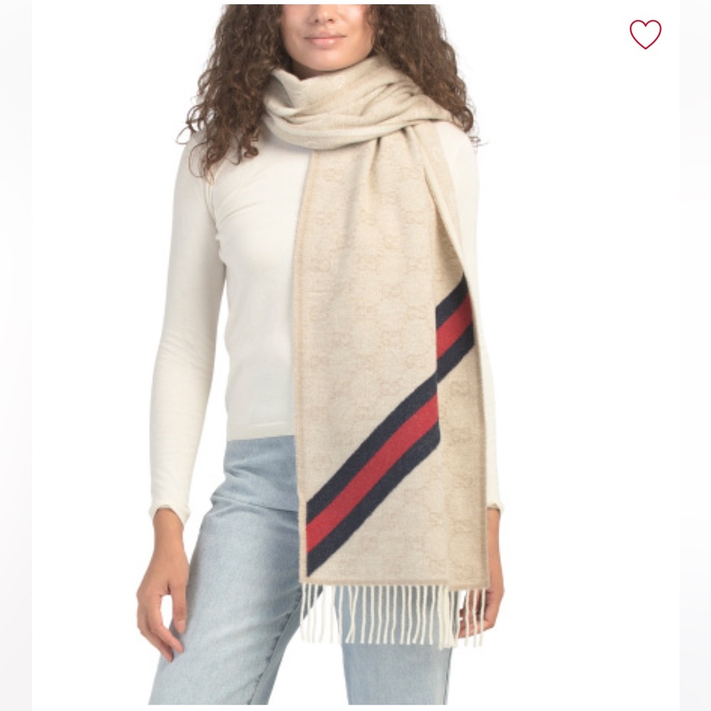 🎉HP🎉! NWT Authentic GUCCI Wool Scarf.
Made In Italy. $495